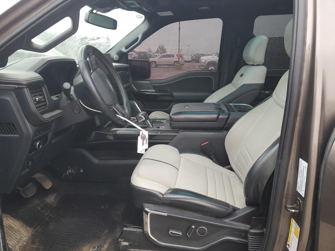 2023 FORD F150 LIGHTNING PRO photo 13