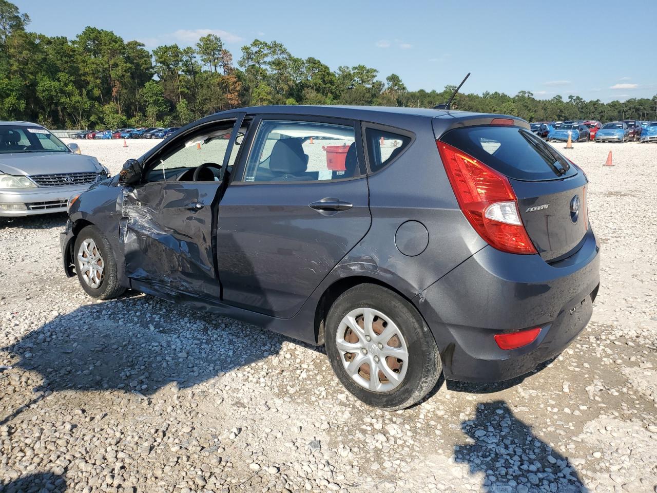 2012 HYUNDAI ACCENT photo 2