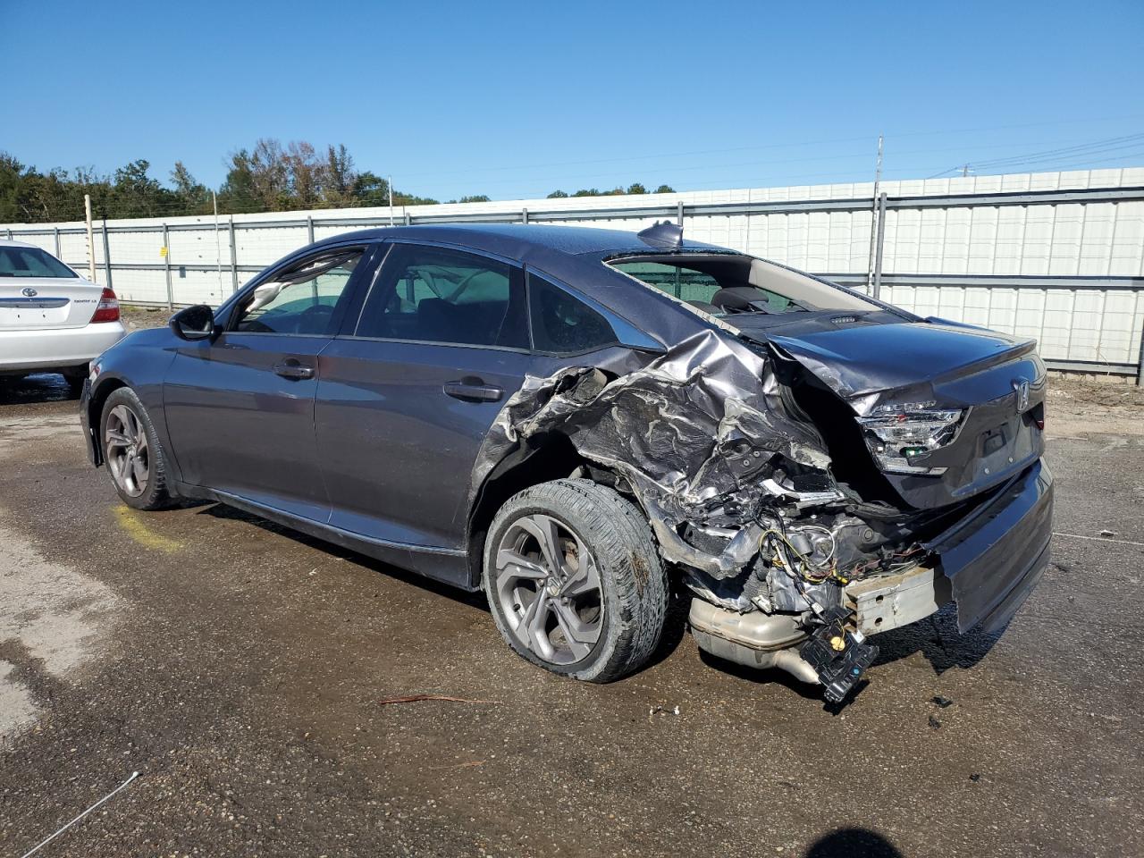 2018 HONDA ACCORD EX photo 2