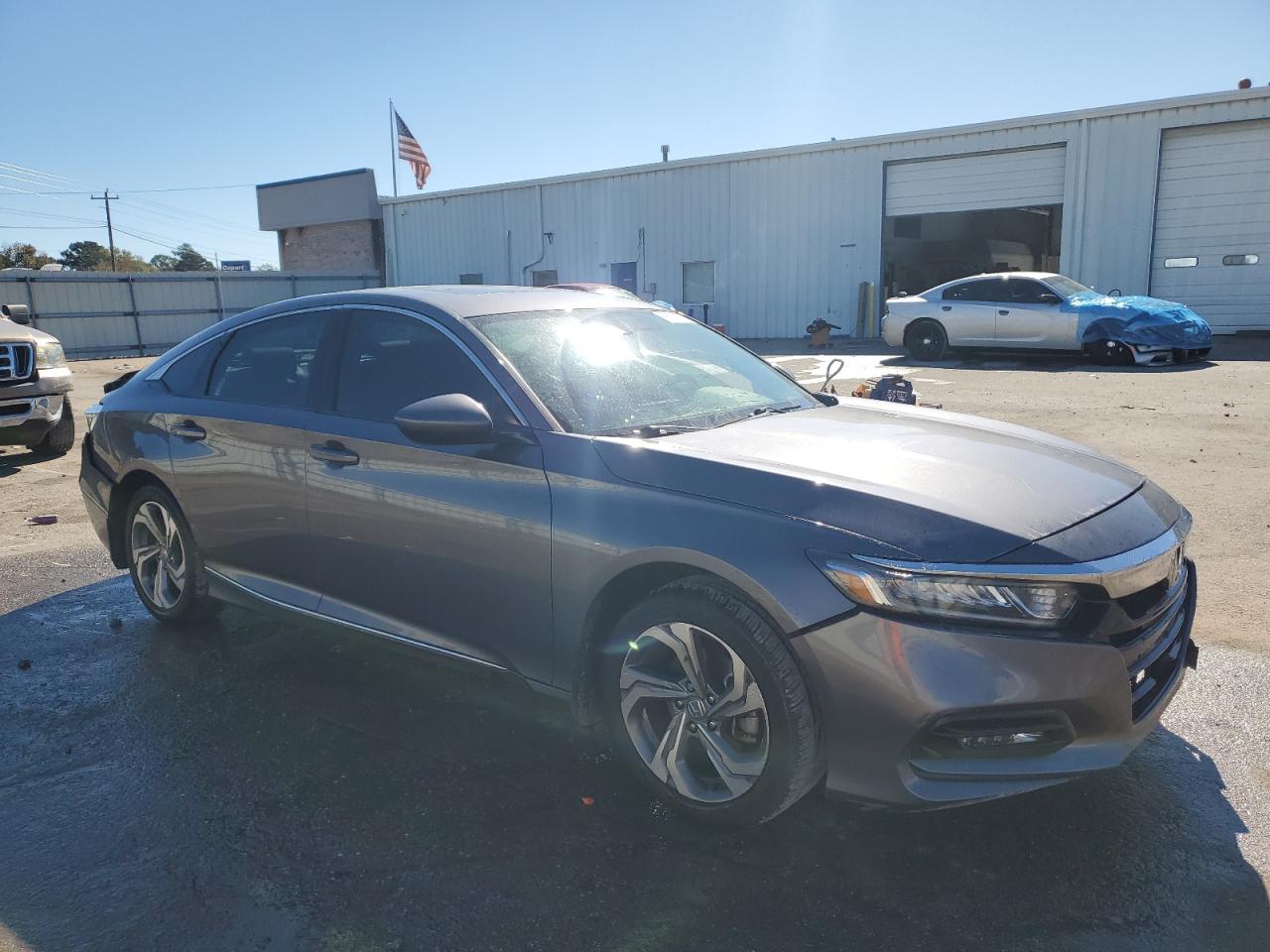 2018 HONDA ACCORD EX photo 4