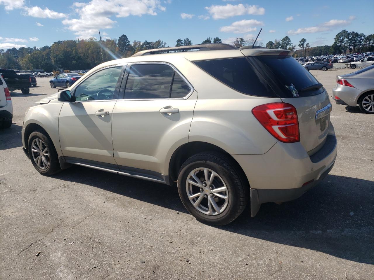 2016 CHEVROLET EQUINOX LT photo 2