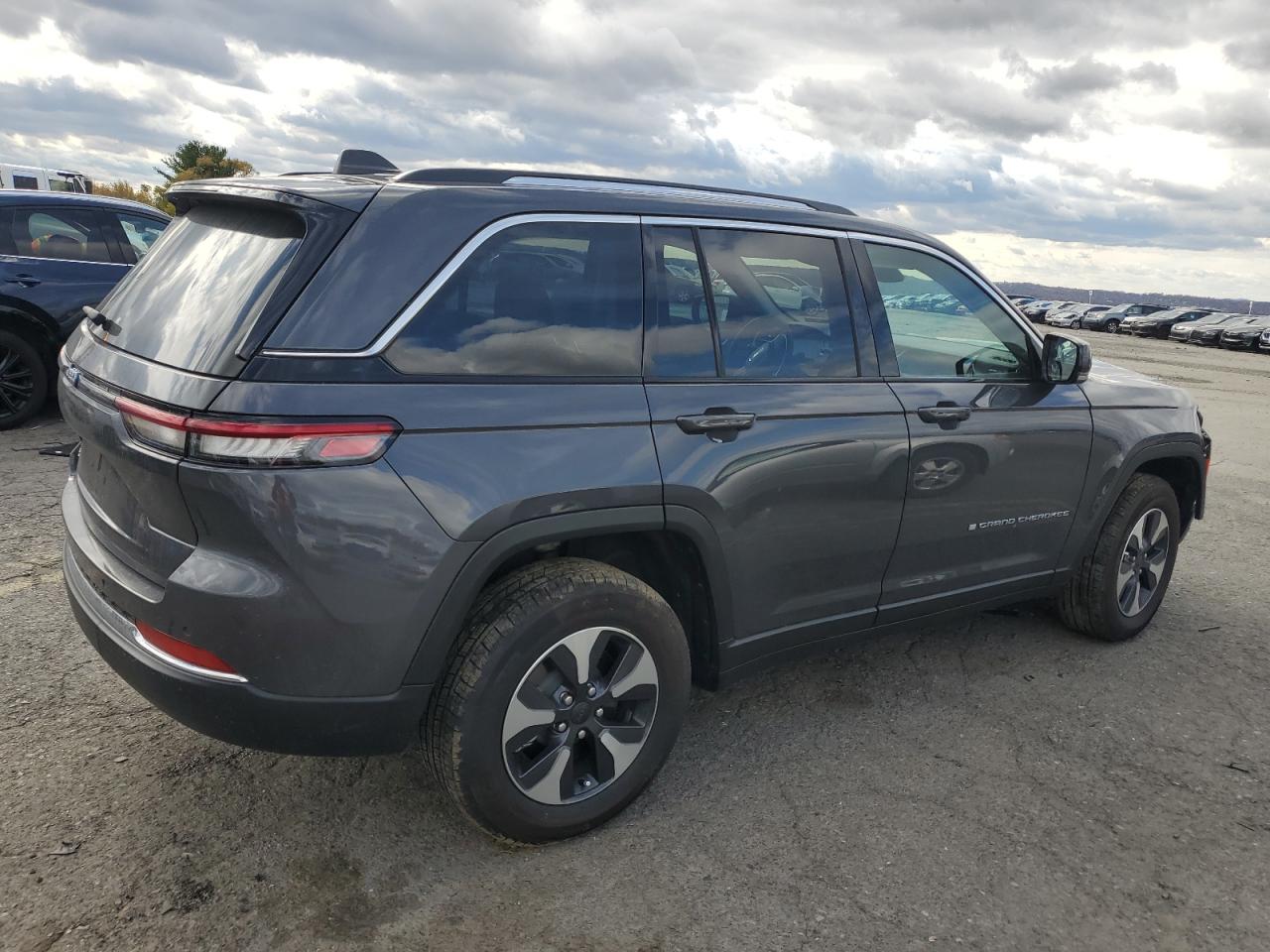 2024 JEEP GRAND CHEROKEE LIMITED 4XE photo 3