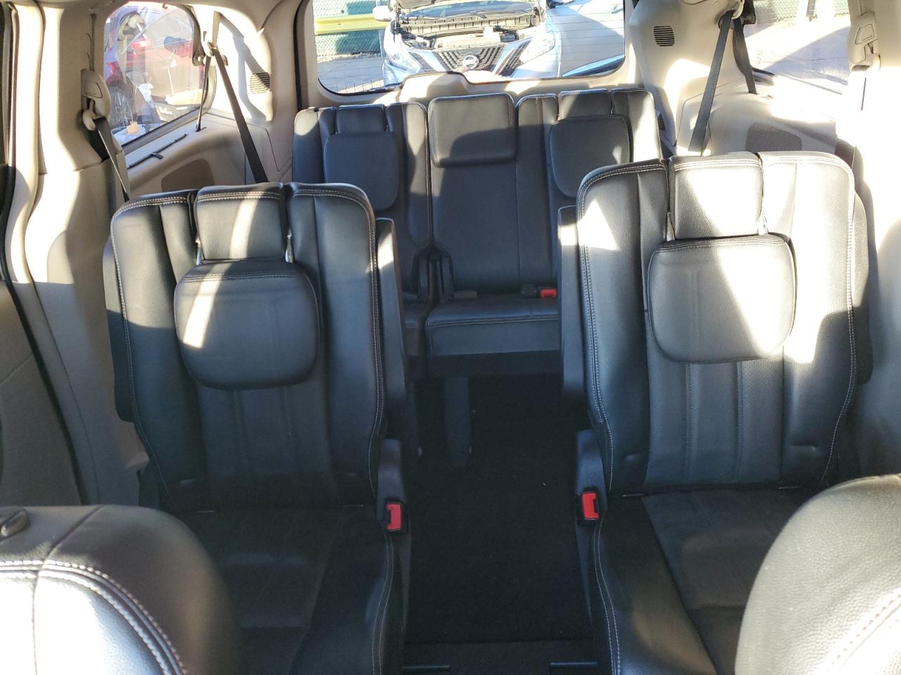 2013 CHRYSLER TOWN & COUNTRY TOURING L photo 19