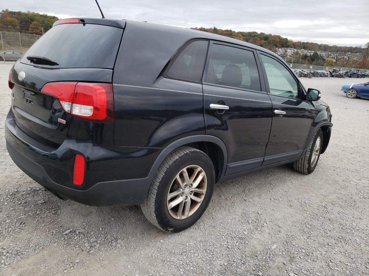 2015 KIA SORENTO LX photo 3