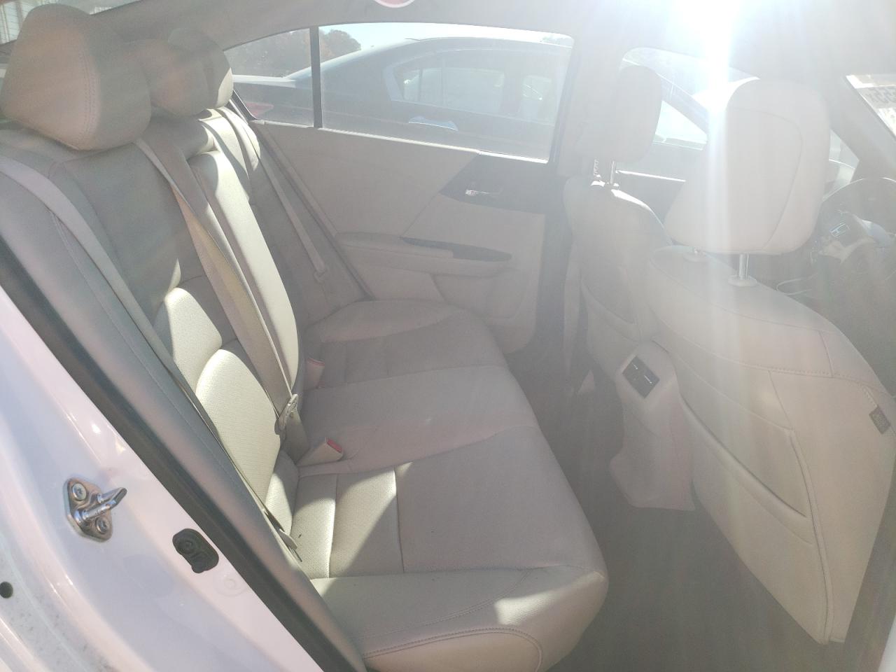 2016 HONDA ACCORD TOURING photo 19