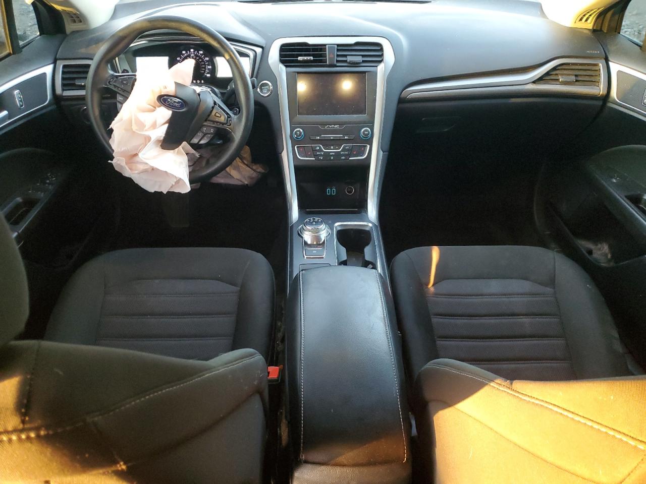 2020 FORD FUSION SE photo 22