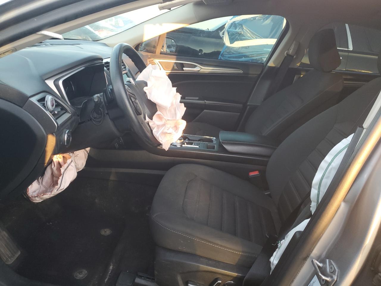 2020 FORD FUSION SE photo 19