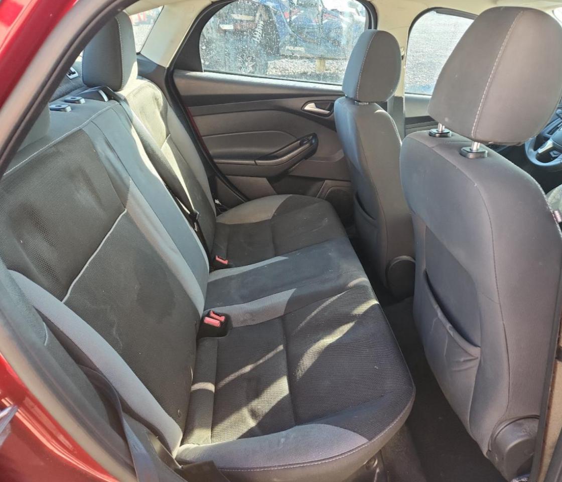 2014 FORD FOCUS SE photo 10