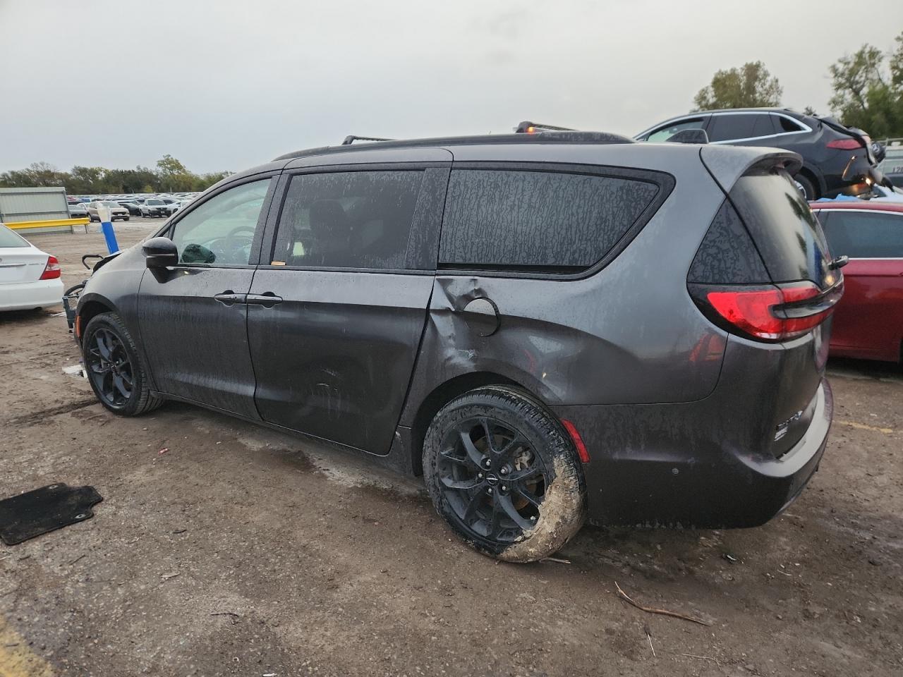 2023 CHRYSLER PACIFICA LIMITED photo 2