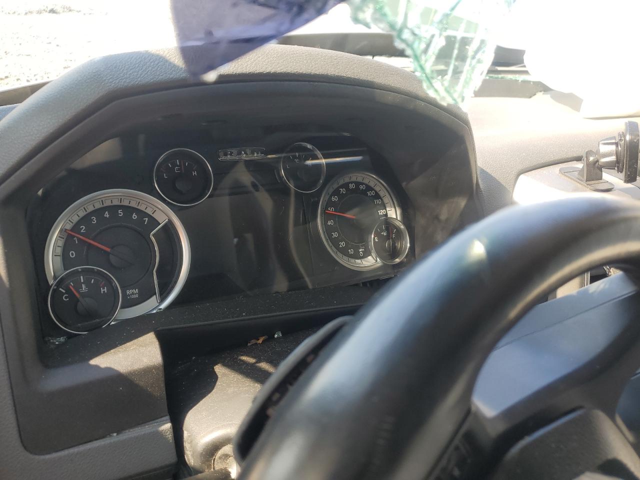 2014 RAM 1500 SLT photo 17