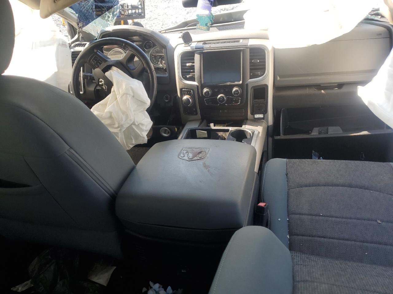 2014 RAM 1500 SLT photo 15