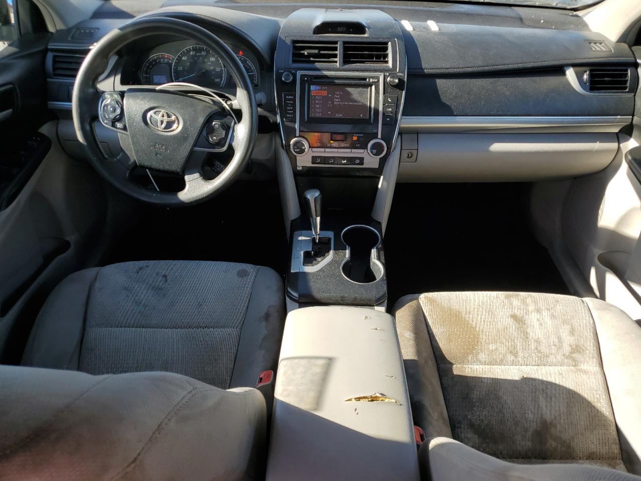 2014 TOYOTA CAMRY LE photo 15