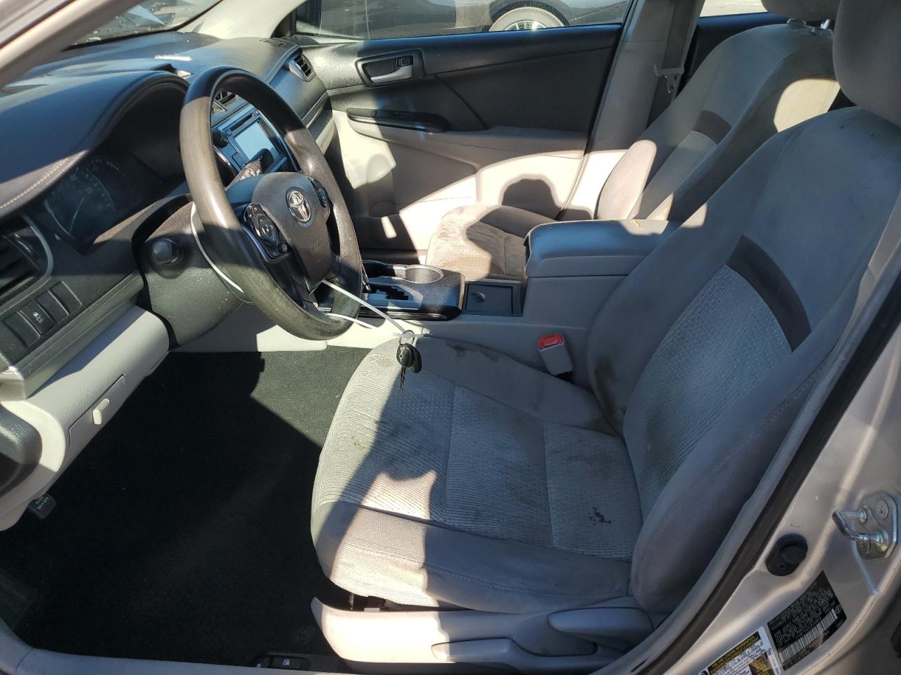 2014 TOYOTA CAMRY LE photo 13