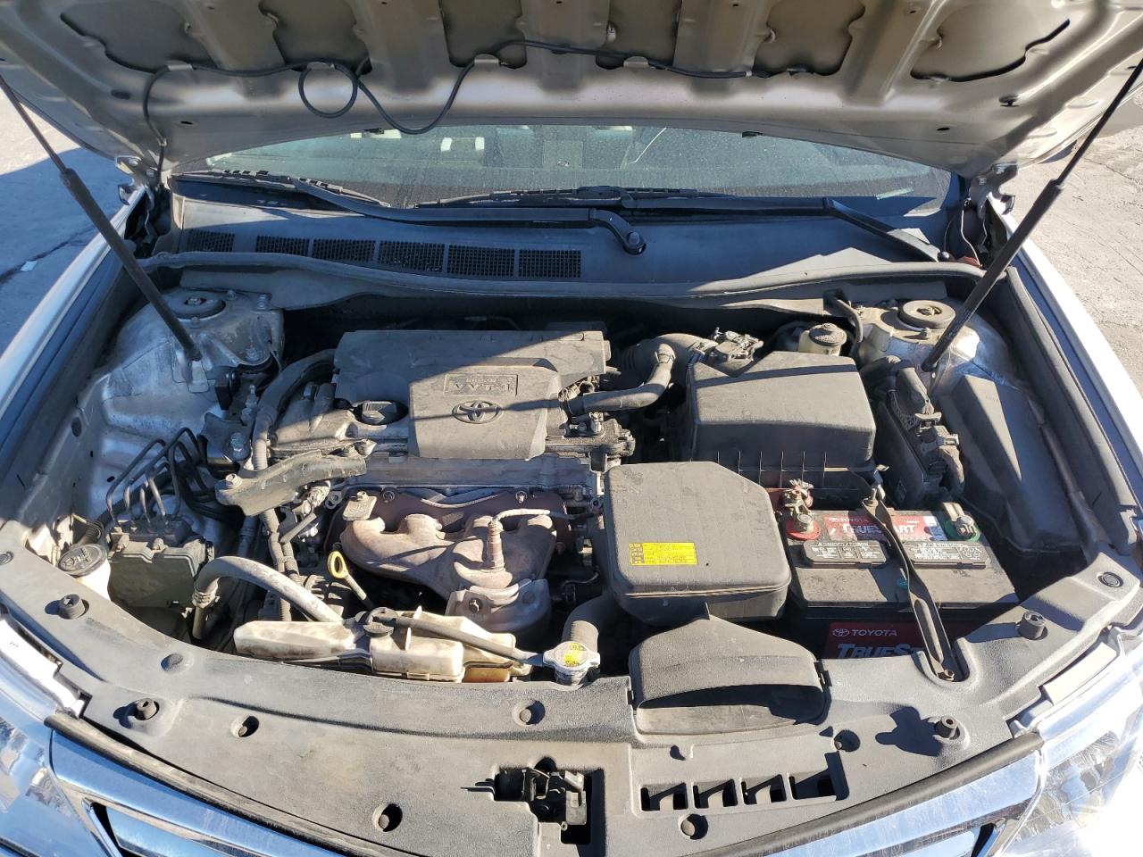 2014 TOYOTA CAMRY LE photo 21