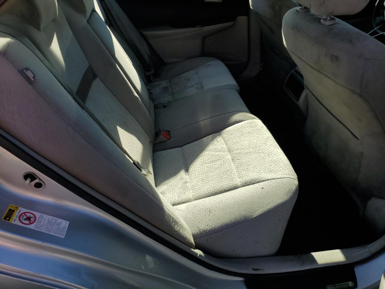 2014 TOYOTA CAMRY LE photo 19