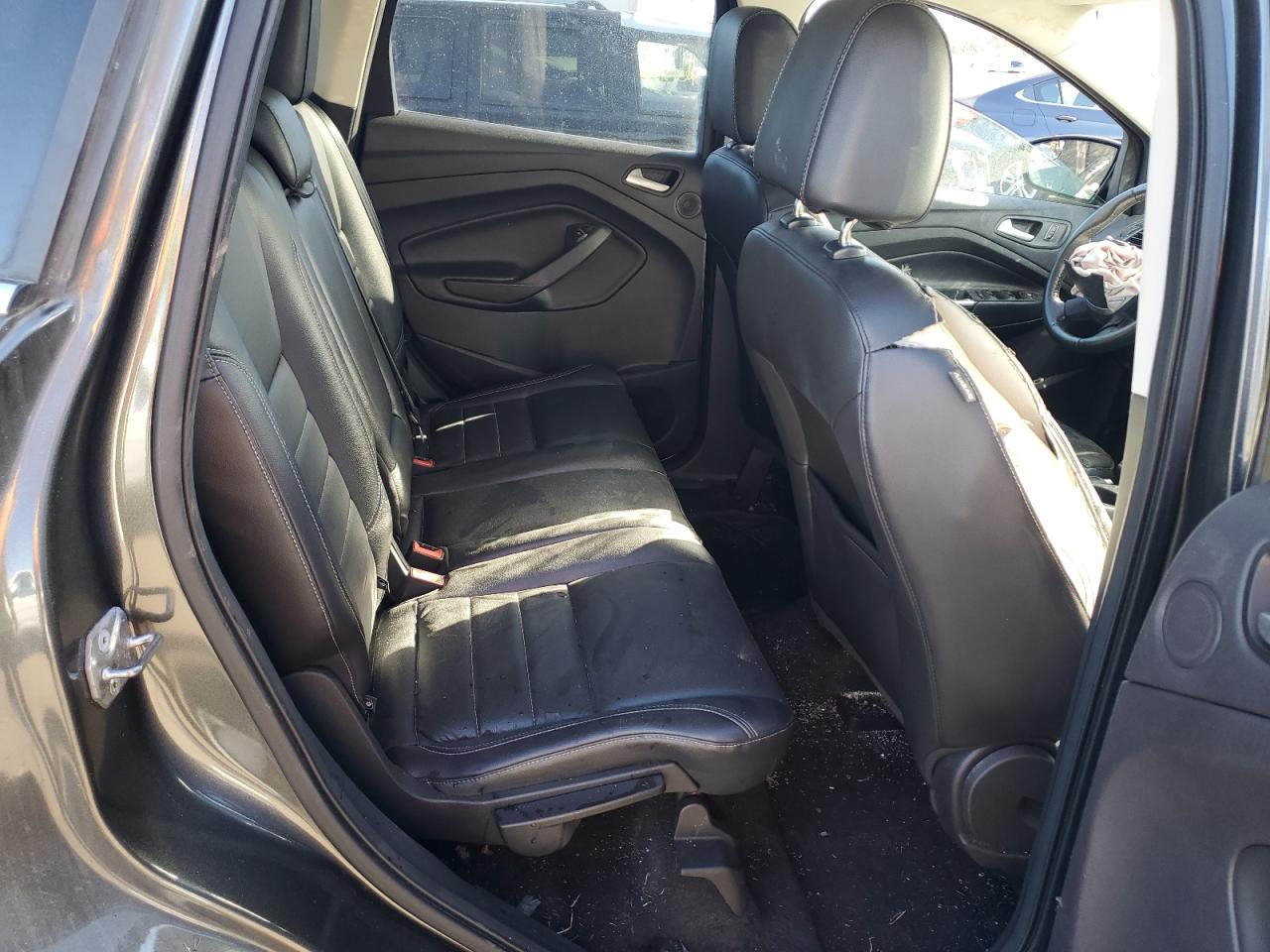 2016 FORD ESCAPE SE photo 31