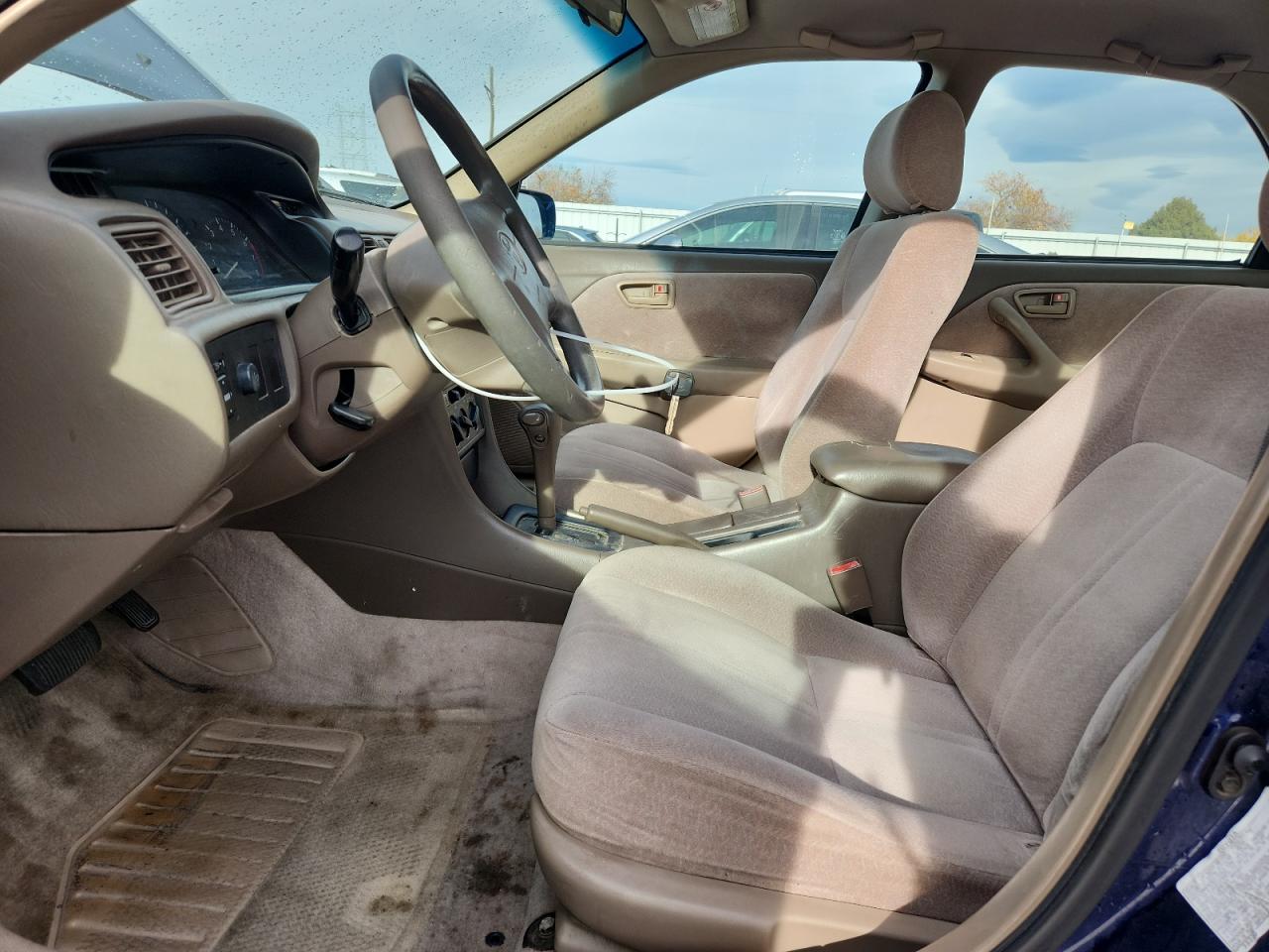 1999 TOYOTA CAMRY LE V6 photo 19