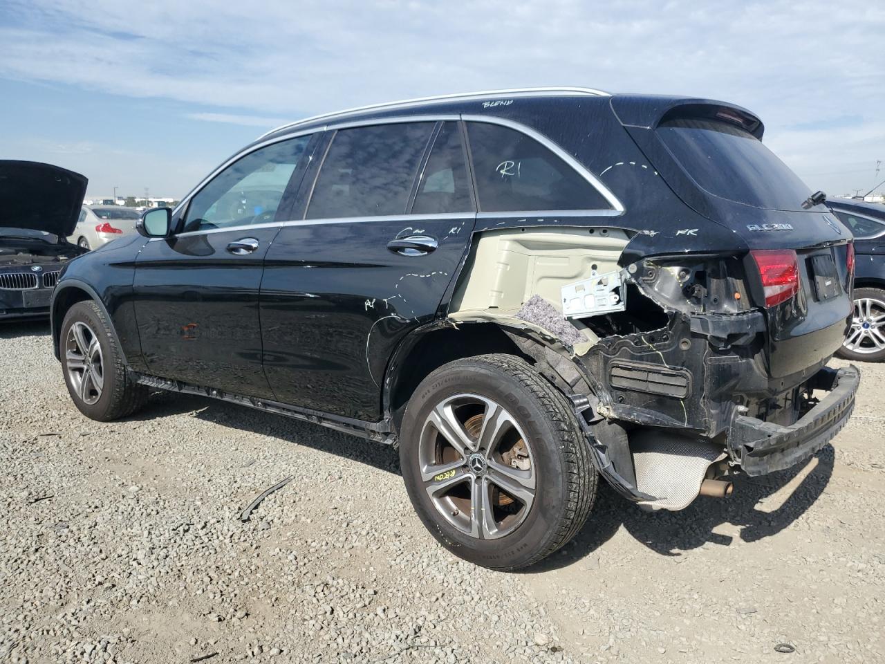 2018 MERCEDES-BENZ GLC 300 photo 2