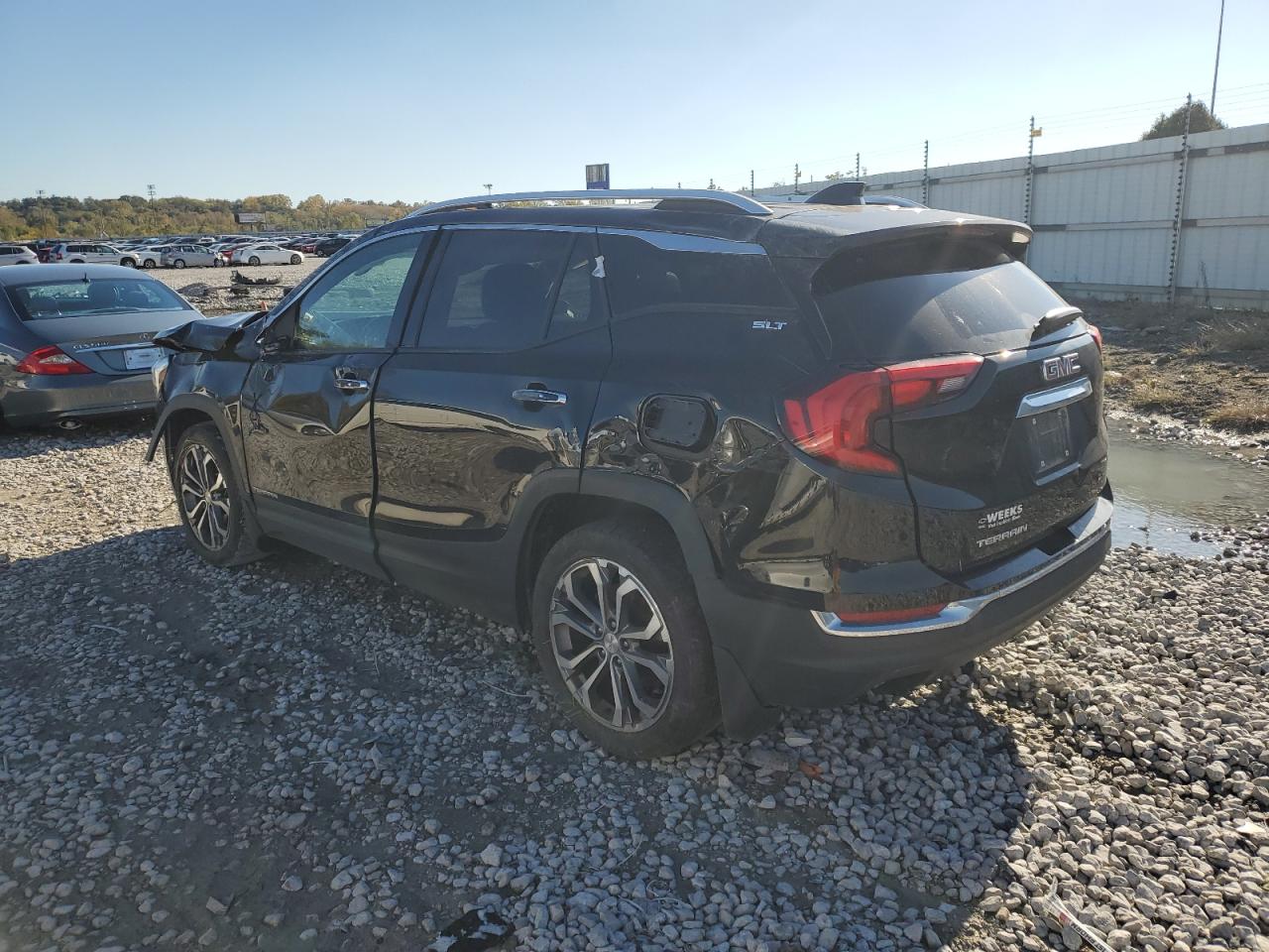 2019 GMC TERRAIN photo 2