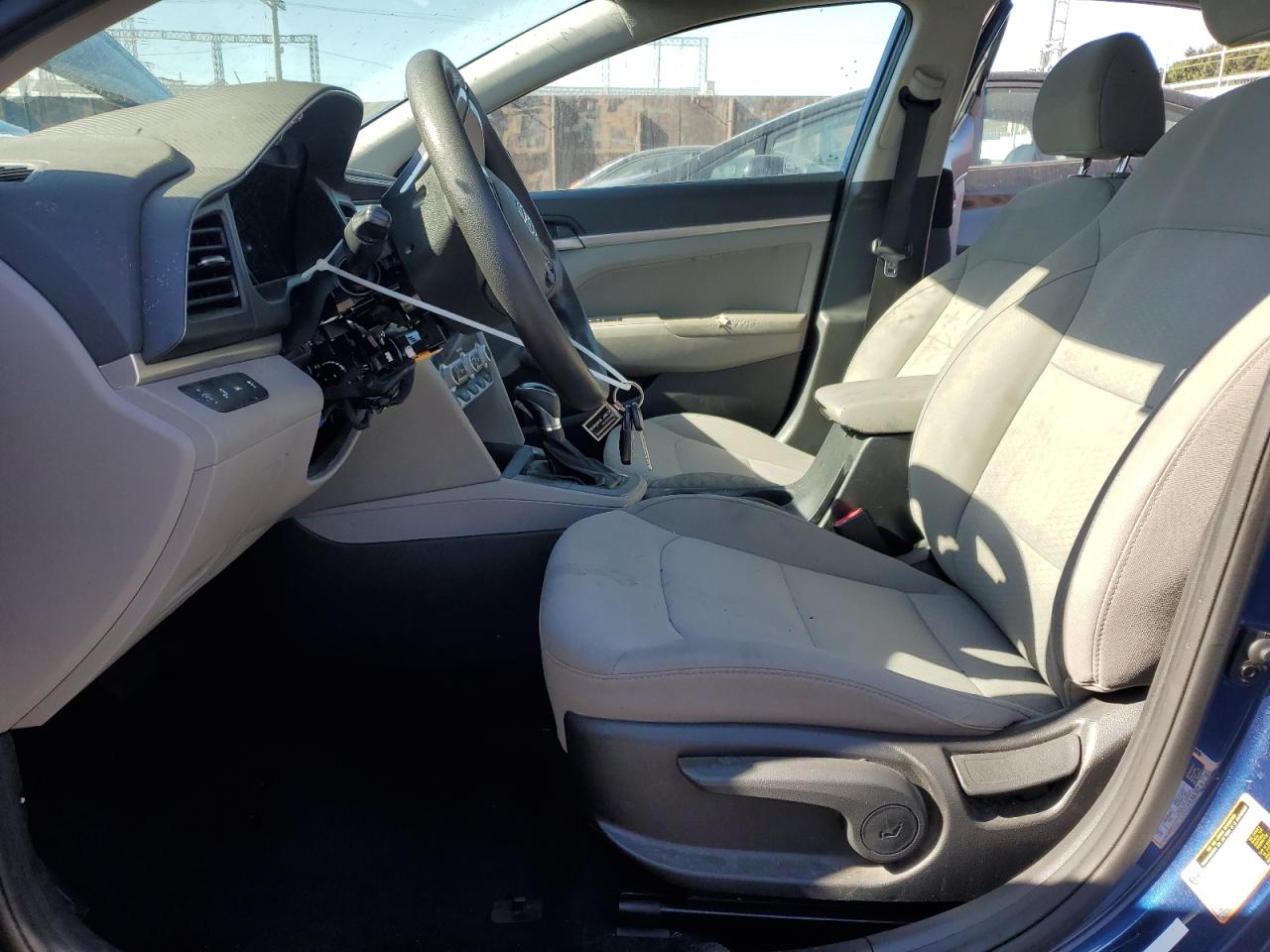 2020 HYUNDAI ELANTRA SEL photo 13