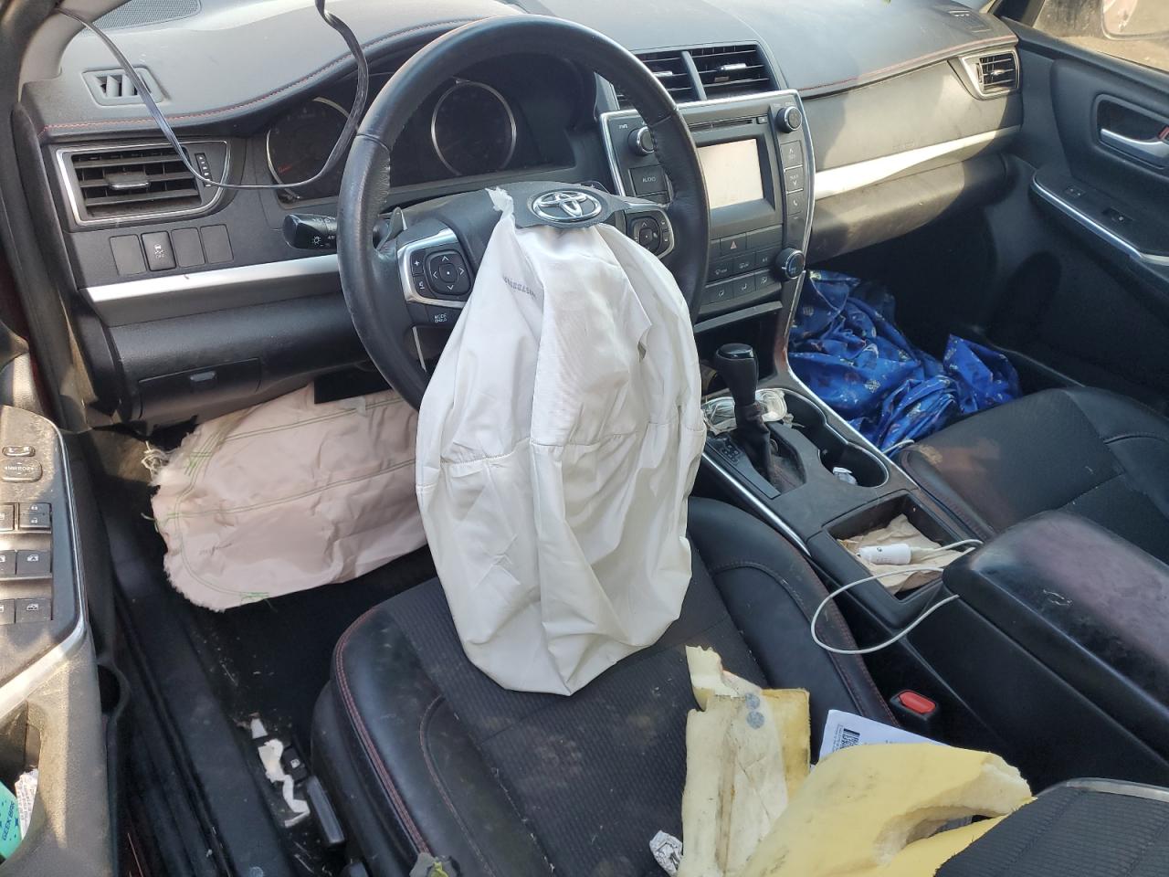 2017 TOYOTA CAMRY LE photo 15