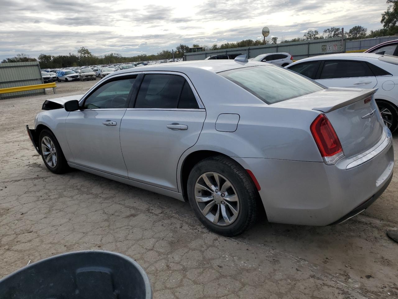 2021 CHRYSLER 300 TOURING photo 3