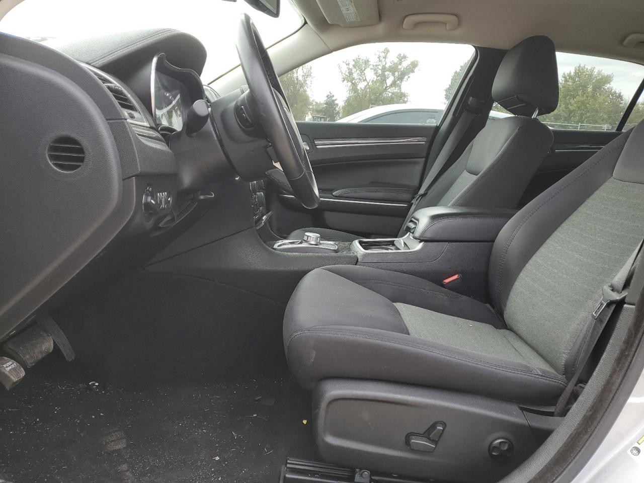 2021 CHRYSLER 300 TOURING photo 13