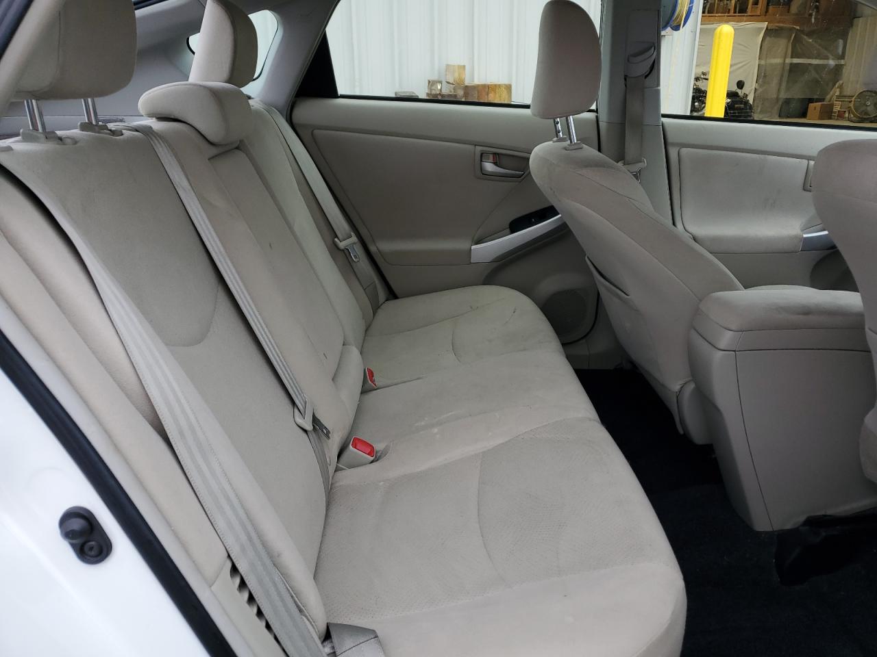 2015 TOYOTA PRIUS photo 10