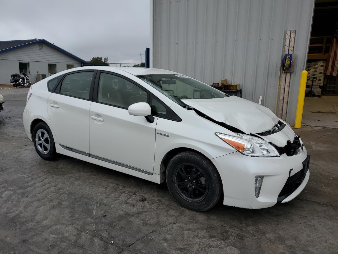 2015 TOYOTA PRIUS photo 4