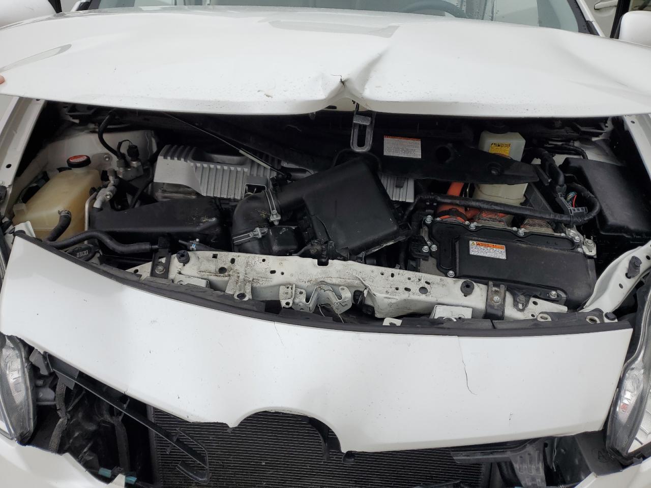 2015 TOYOTA PRIUS photo 11