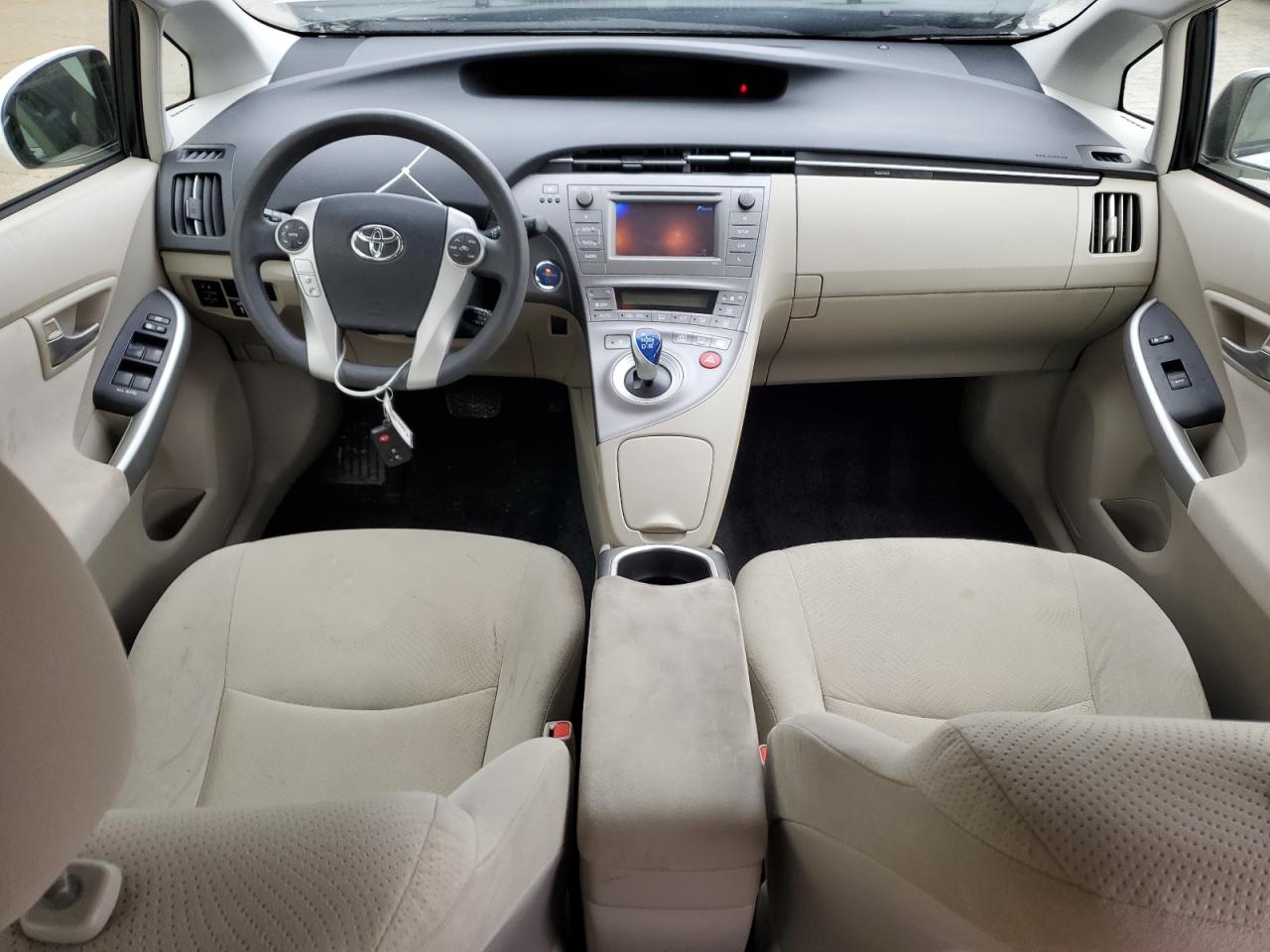2015 TOYOTA PRIUS photo 8