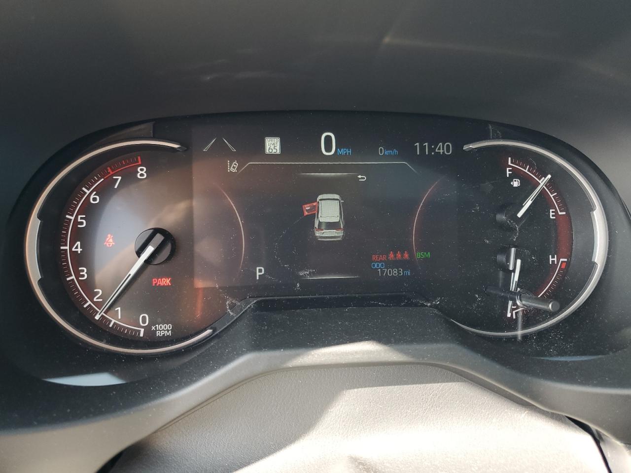 2024 TOYOTA RAV4 XLE photo 9