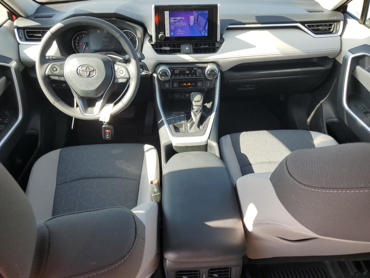 2024 TOYOTA RAV4 XLE photo 8