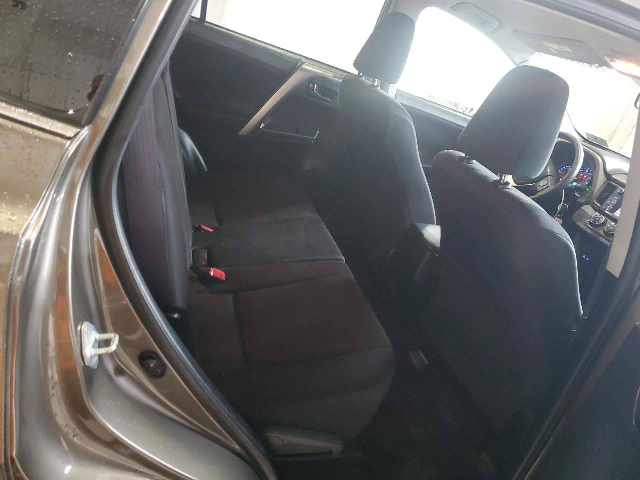 2015 TOYOTA RAV4 LE photo 21