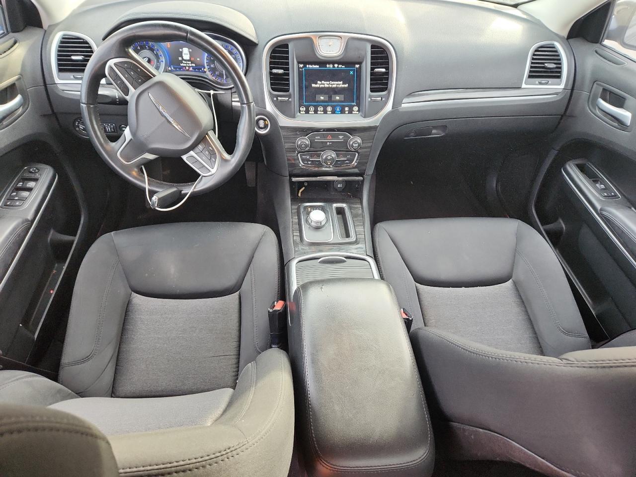 2018 CHRYSLER 300 TOURING photo 8
