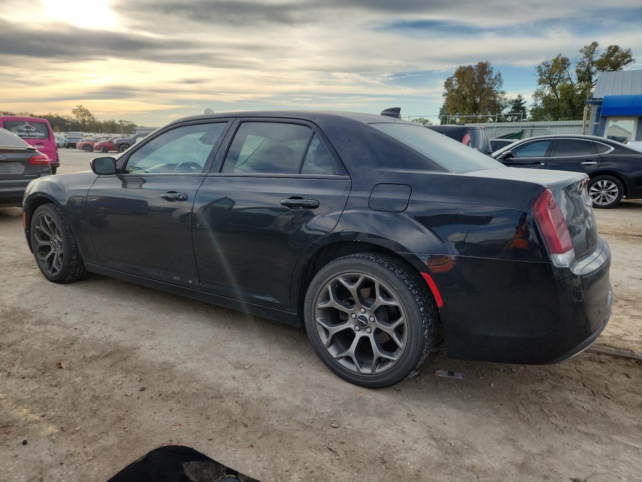 2018 CHRYSLER 300 TOURING photo 2