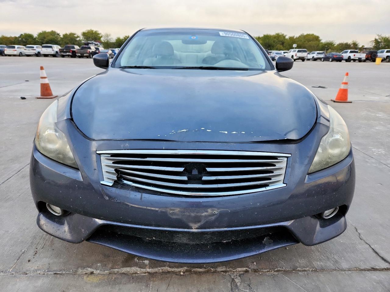 2011 INFINITI G37 photo 9