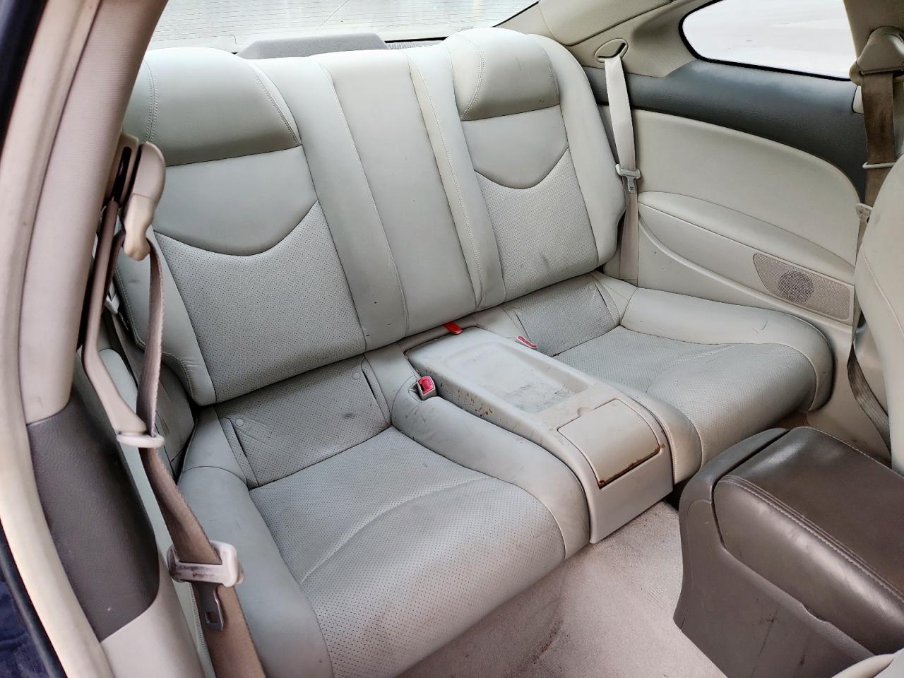 2011 INFINITI G37 photo 19