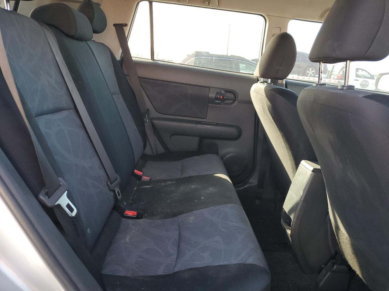 2011 TOYOTA SCION photo 11