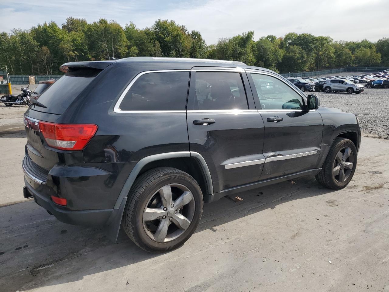 2011 JEEP GRAND CHEROKEE OVERLAND photo 5