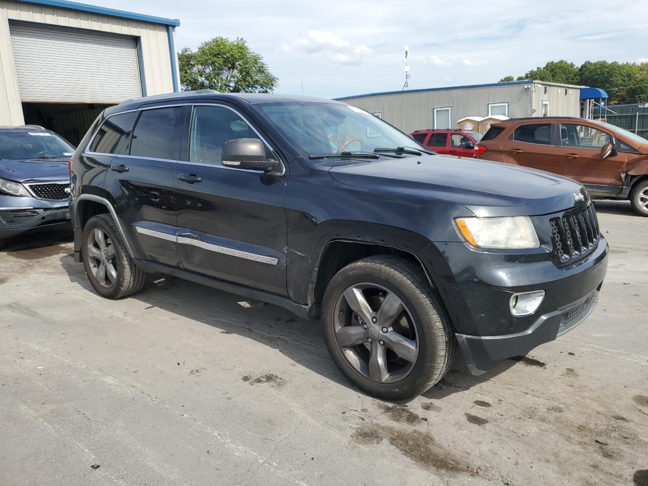 2011 JEEP GRAND CHEROKEE OVERLAND photo 7