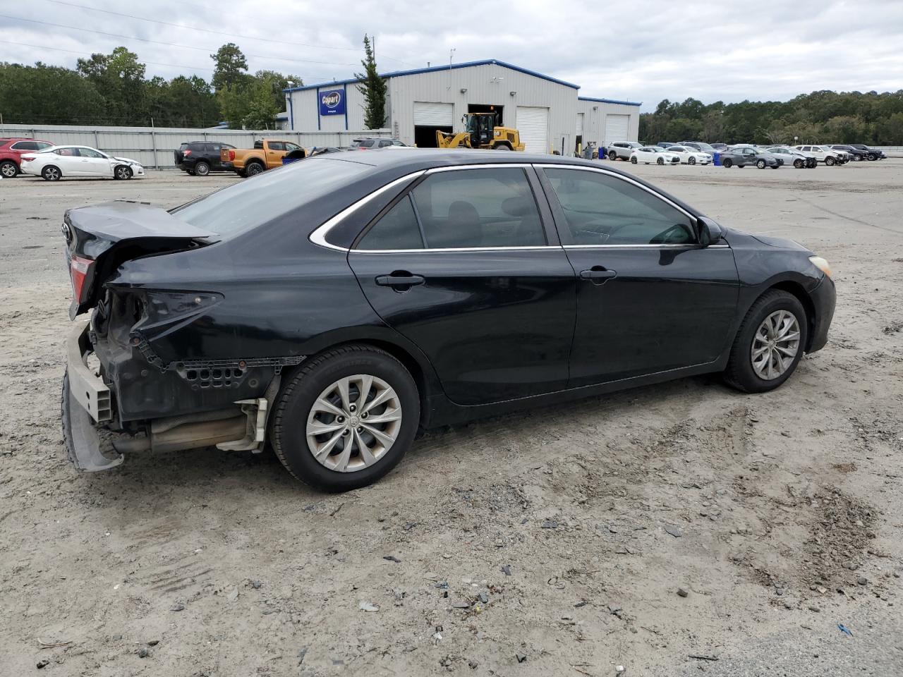 2015 TOYOTA CAMRY LE photo 7
