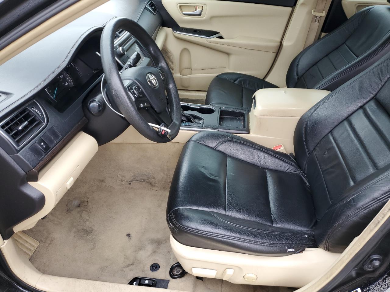 2015 TOYOTA CAMRY LE photo 19