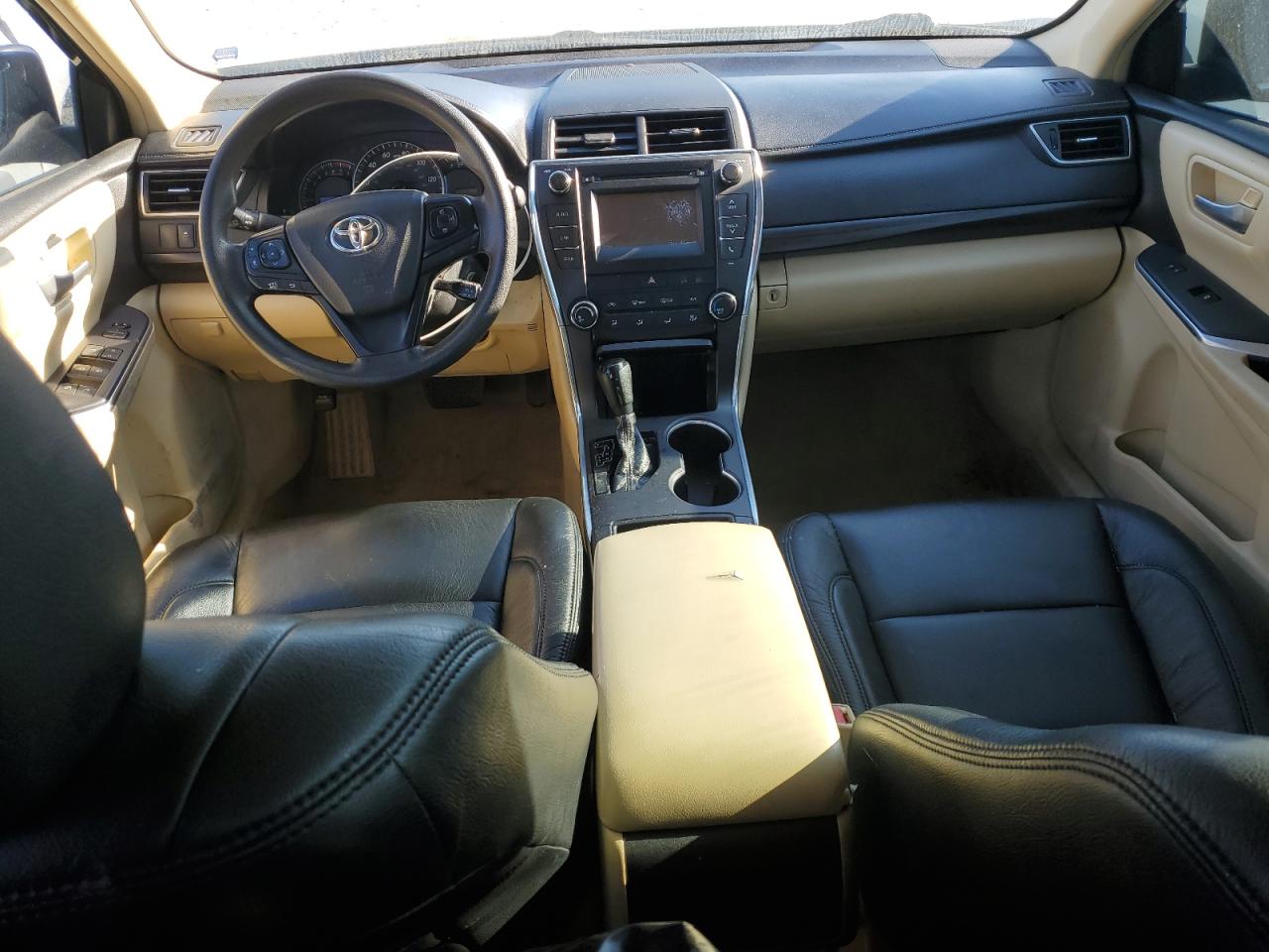 2015 TOYOTA CAMRY LE photo 22