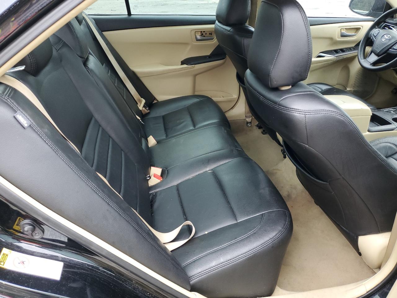 2015 TOYOTA CAMRY LE photo 28
