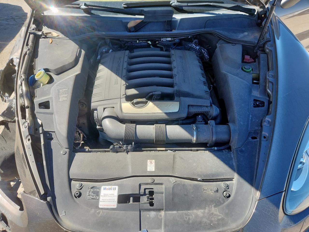 2011 PORSCHE CAYENNE photo 12
