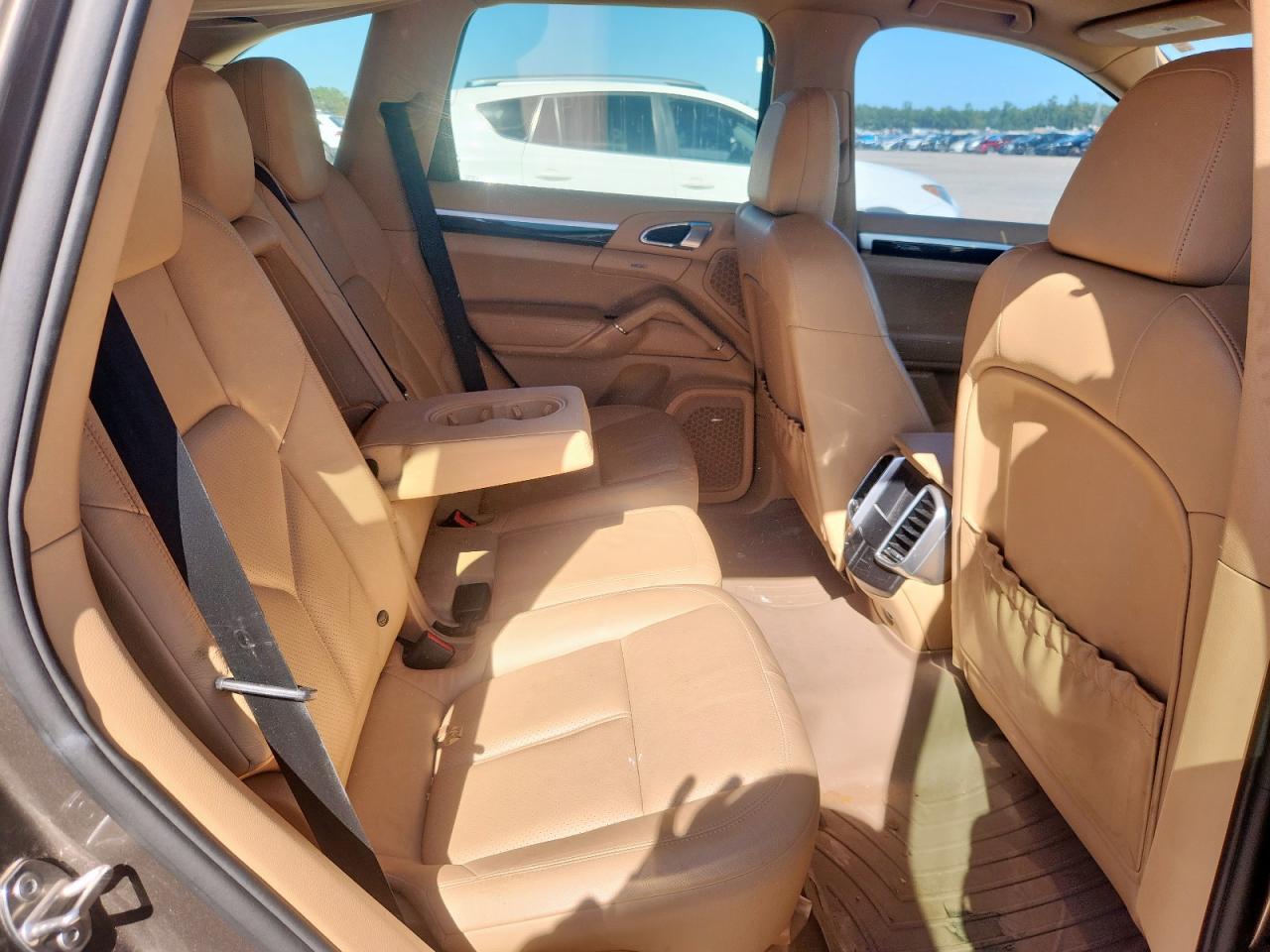 2011 PORSCHE CAYENNE photo 11