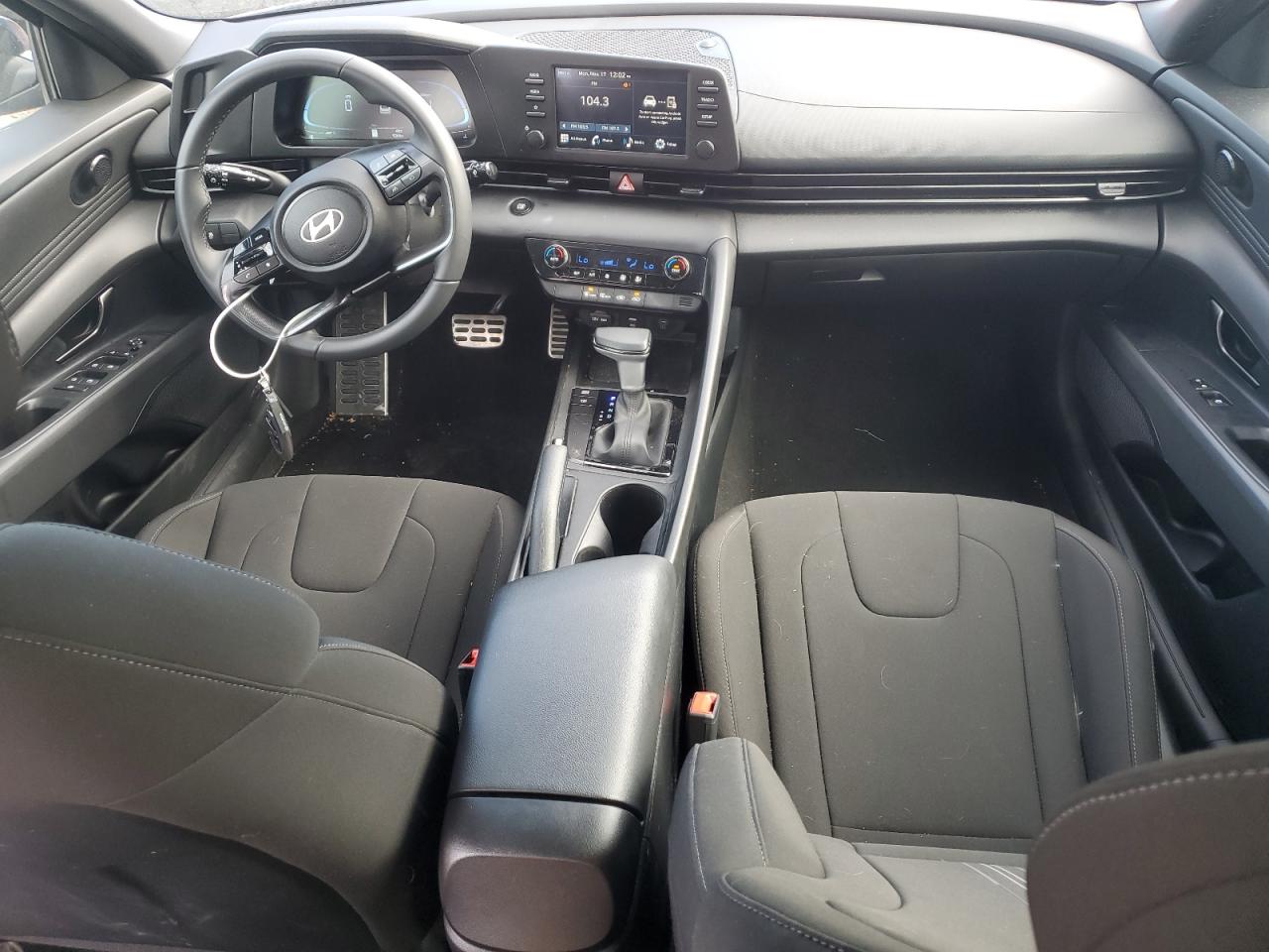 2025 HYUNDAI ELANTRA SEL SPORT photo 22