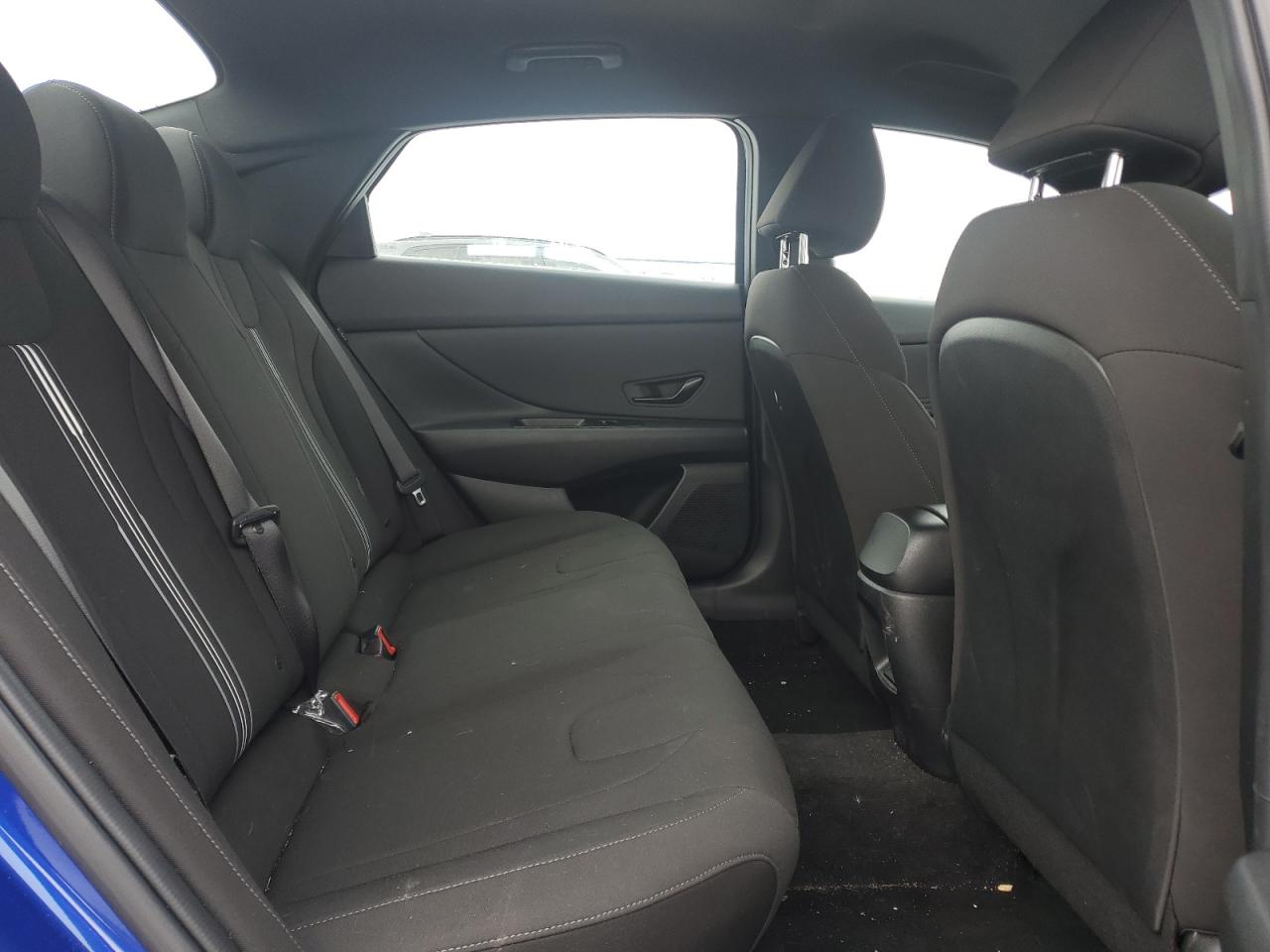 2025 HYUNDAI ELANTRA SEL SPORT photo 28