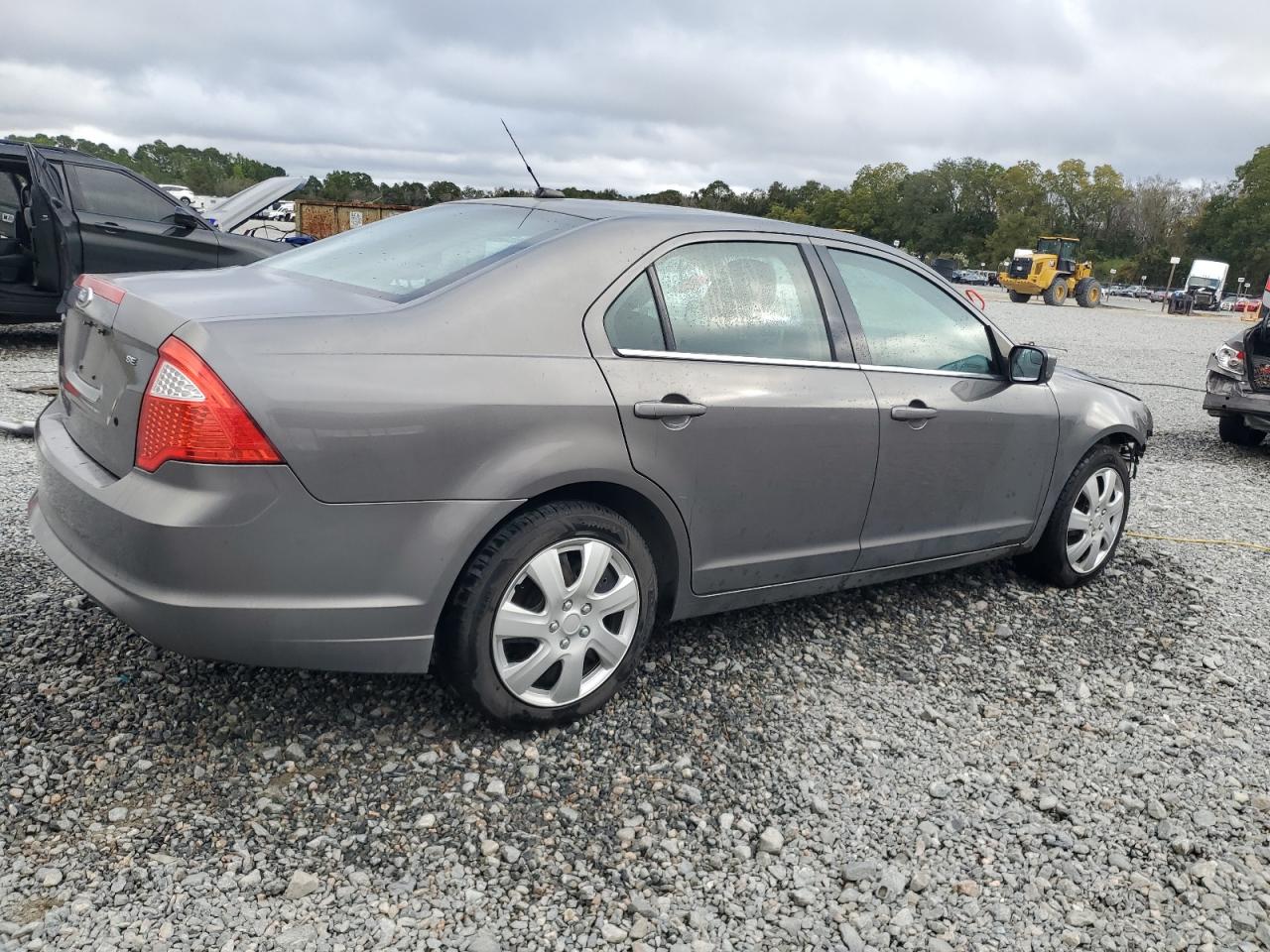 2011 FORD FUSION SE photo 3